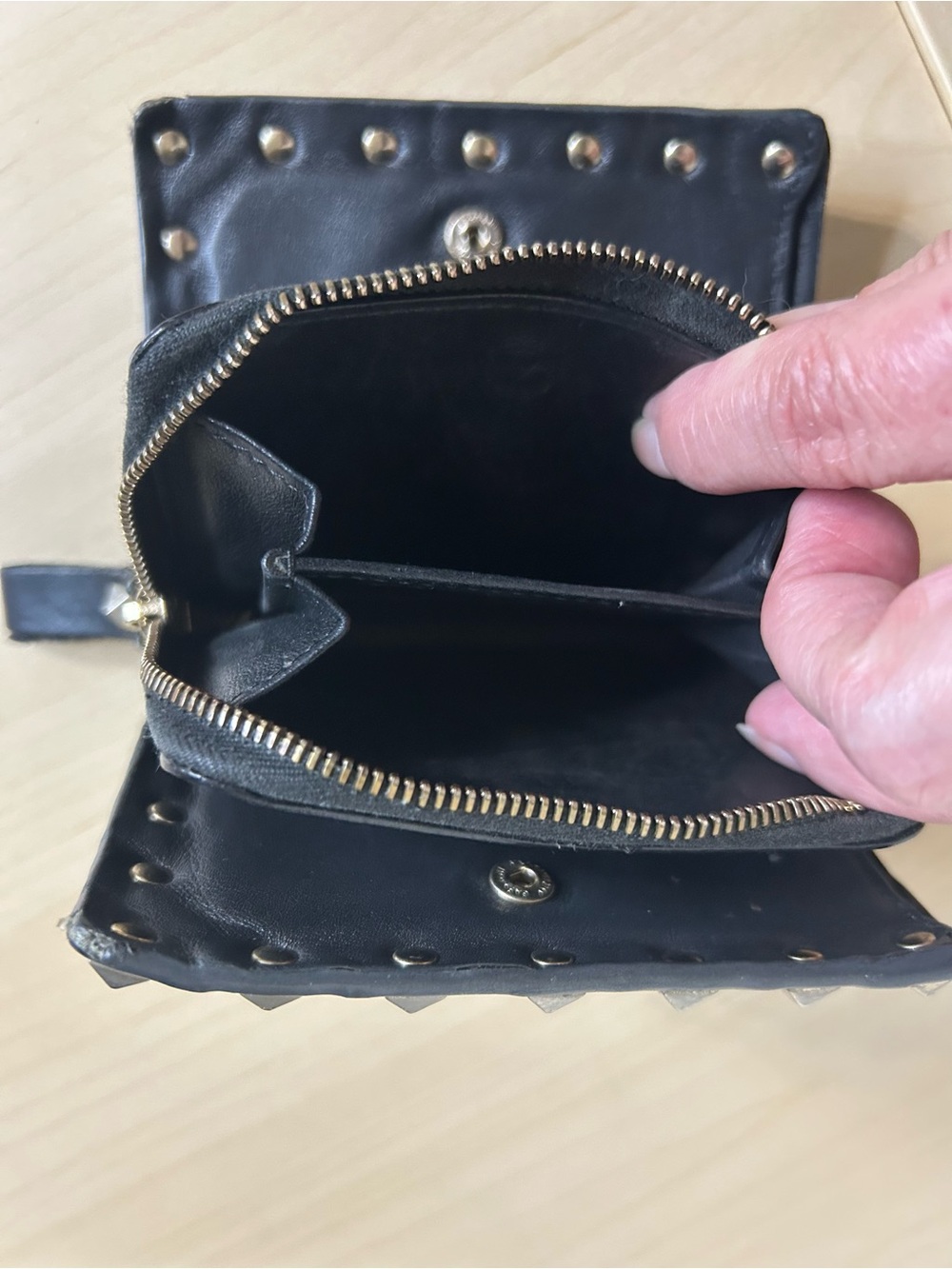 Valentino Garavani Rockstud Leather Wallet - Picture 7 of 9